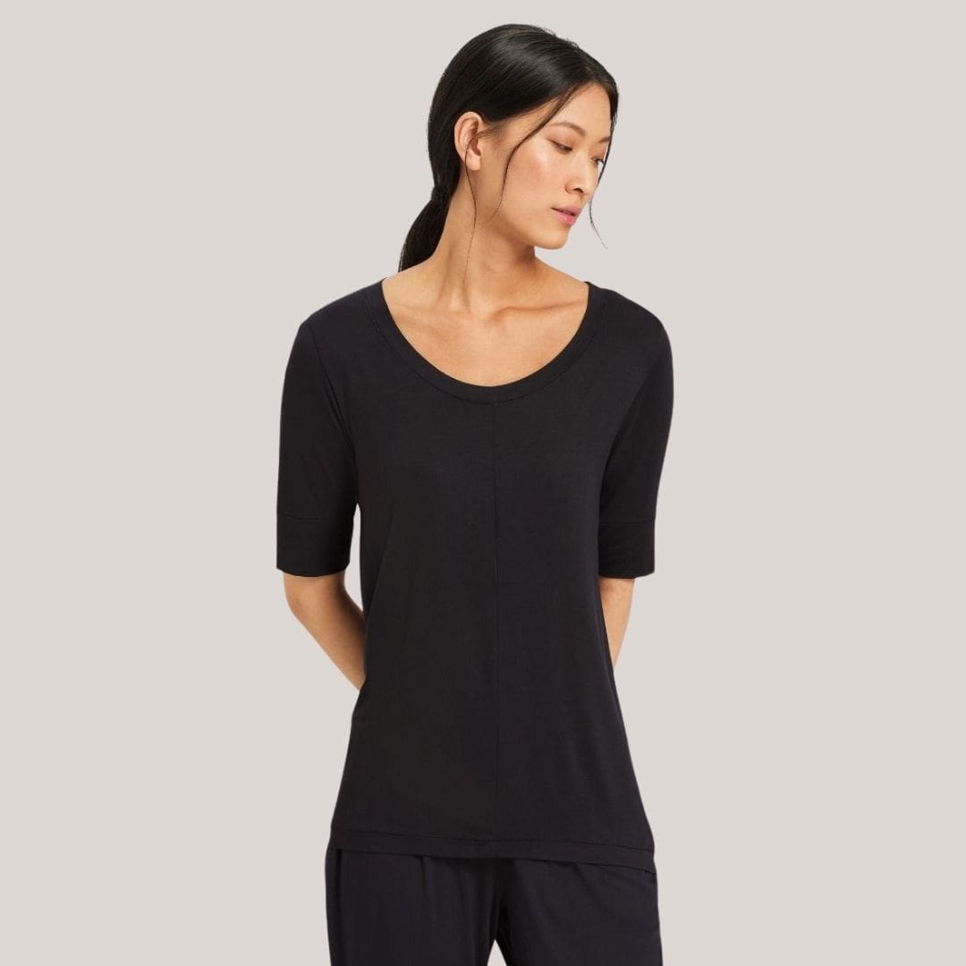 Sort Hanro Yoga Bluse med 34 Ærmer - Komfortabel Pasform